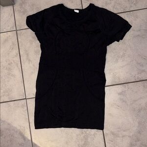 Black lululemon Swiftly Tech